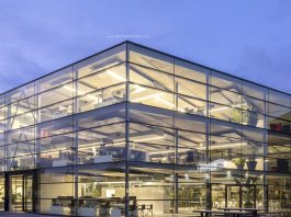 نما شیشه و آهن