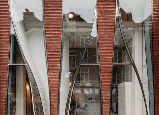 شیشه در نما