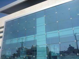 نصب شیشه اسپایدر